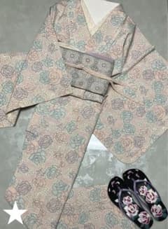 【NEW】単衣仕立て 可愛い薔薇の花 モザイク柄 シボのあるし涼しげな花柄小紋 NEW】単衣仕立て 可愛い薔薇の花 モザイク柄 シボのあるし涼しげな花柄