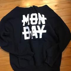 パーカー(Monday)超安くしましたのサムネイル