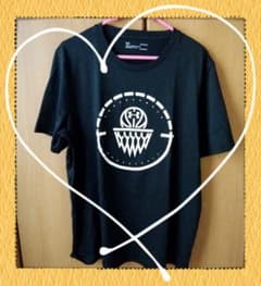 値下げしました❤️UNDERARMOUR　バスケ半袖Tシャツのサムネイル