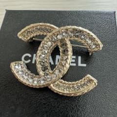 CHANEL シャネル B13B ラインストーン ブローチ アクセサリー - メルカリ