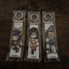 FINAL FANTASY アクリルキーホルダー 3種セット - メルカリ