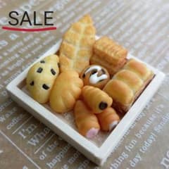 SALE品　チョコチップスコーン　クリームパン　　ミニチュアスイーツのサムネイル