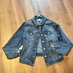 H&M デニムジャケット 12歳用 クロップドスタイルのサムネイル