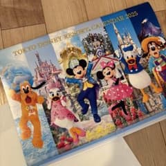 新品　東京ディズニーリゾート カレンダー　 2025 非売品　限定デザインのサムネイル