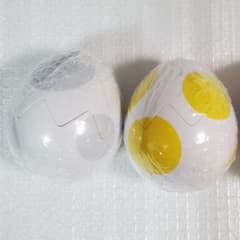 ヨッシー めじるしアクセサリー　白　黄　カプセル付き　2個セット