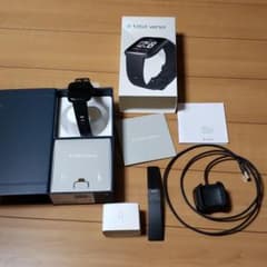 fitbit versa 中古　ブラックのサムネイル