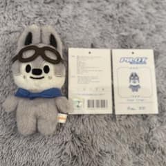 SKZOO ウルフチャン pilot 10cmぬいぐるみ - メルカリ