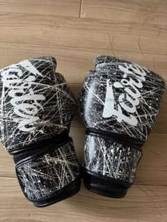 Fairtex 12oz ボクシンググローブ スプラッターデザイン Fairtex 12oz ボクシンググローブ スプラッターデザイン - メルカリ