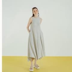 新品タグ付き pinue アシメヘムサーマルワンピース グレー GRAY - メルカリ