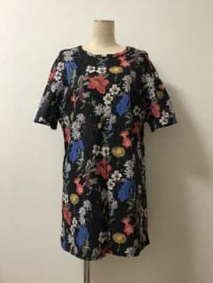フラワー柄ロングTシャツのサムネイル