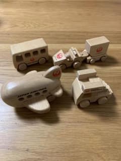 木の飛行機　木のおもちゃ　JALのサムネイル