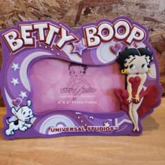 BETTYのサムネイル
