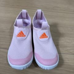 adidas キッズスニーカー ピンク18.5センチのサムネイル