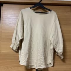 【値下げしました‼️】ユニクロ　トップス　ベージュのサムネイル
