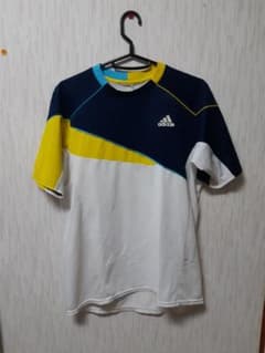 adidas　スポーツウェアのサムネイル