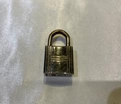 HERMES カデナ パドロック 102番 シルバーカラーのサムネイル