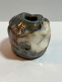 小さい手作りの陶器Sのサムネイル