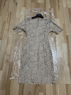 Dolce & Gabbana ベージュ レース ワンピース 半袖　36 Dolce & Gabbana ベージュ レース ワンピース 半袖 36 - メルカリ