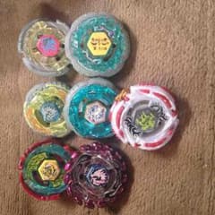 ベイブレード7個セット＋パーツのサムネイル