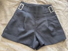 ダークグレー ショートパンツのサムネイル