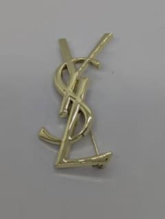 YSL カサンドラロゴ ブローチ ゴールドのサムネイル