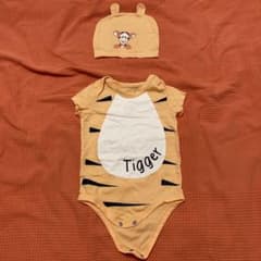 ほぼ新品　ティガー ロンパース 帽子 セットのサムネイル