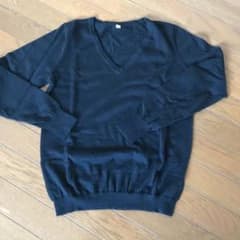 UNIQLO Vネックセーターのサムネイル