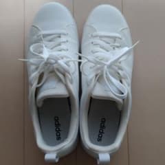 スニーカー　アディダス　Adidasのサムネイル