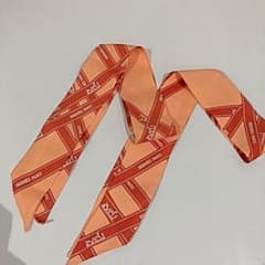 HERMES シルクツイリー  2本セットで　ポルデュック　リボン柄のサムネイル