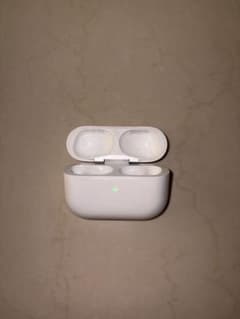 値下げ Apple AirPods Pro 充電ケース 本体のサムネイル