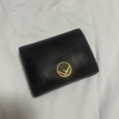 極美品FENDI エフイズフェンディ 二つ折り財布　レザー　ブラック