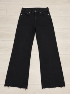 ZARA ブラック フレアデニムパンツのサムネイル