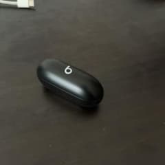 Beats イヤホンケース ブラックのサムネイル