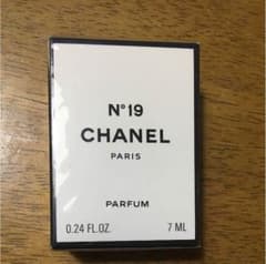 CHANEL N°19  PARFUMのサムネイル