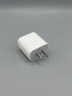 【純正】Apple 20W USB-C 電源アダプタ 本体のサムネイル