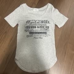 Attitude Makes style! ロゴプリント 半袖Tシャツ グレーのサムネイル