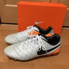 NIKEのサムネイル