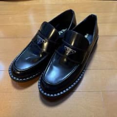 PRADA ローファーのサムネイル