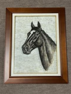 【美術品】鳥の羽根で描かれた馬 額装 美術品】鳥の羽根で描かれた馬 額装 - メルカリ