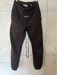 fear of god essentials スウェットパンツのサムネイル
