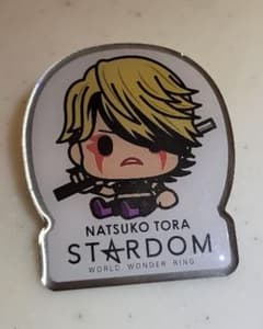 スターダム　刀羅ナツコ　ピンバッチのサムネイル