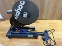 Wahoo KICKR スマートトレーナー v4 ローラー台 動作確認済み - メルカリ