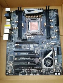 ASRock X79 Extreme4 マザーボードのサムネイル