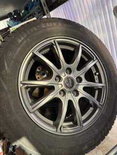 215/60R16 スタッドレスタイヤ　4本　引き取りのサムネイル