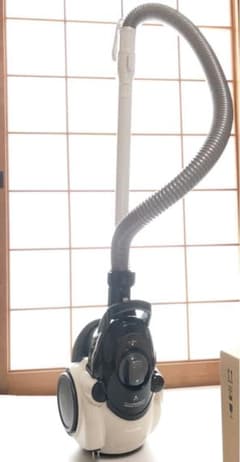 ほぼ新品　掃除機　SHARP EC-CT12-C 2019年製のサムネイル