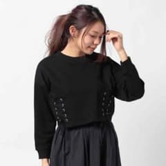 新品未使用♡earthレースアップトップスのサムネイル