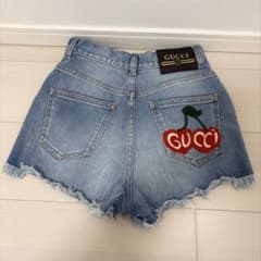 GUCCI グッチ チェリー刺繍 デニムショートパンツ 22 イタリア製のサムネイル