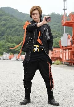 年末値下げ》仮面ライダーゼロワン 雷 / 宇宙野郎雷電 衣装セット 