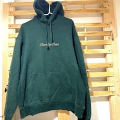 ブラックアイパッチ 筆記体 英字ロゴ 取扱注意 パーカー L センターロゴ ブラックアイパッチ 筆記体 英字ロゴ 取扱注意 パーカー L センター