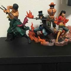 ワンピースフィギュアのサムネイル